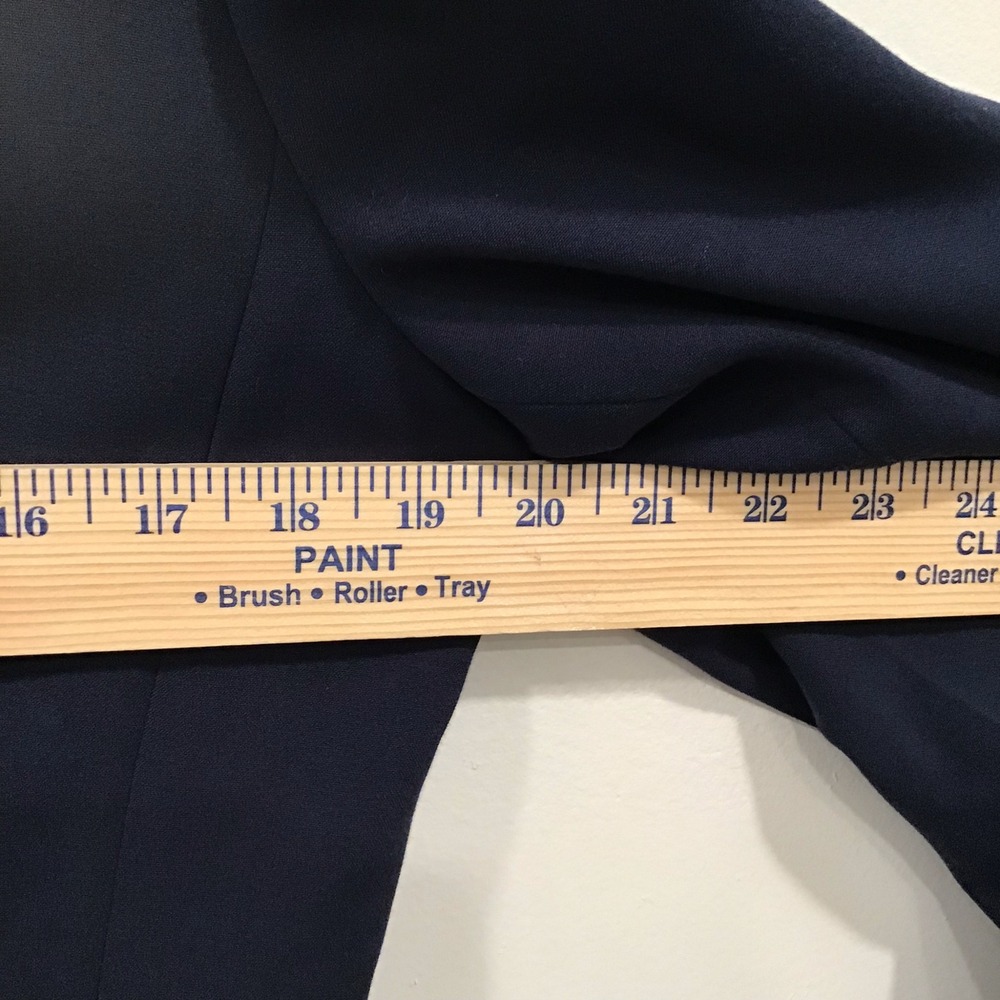 Tahari Blazer Womens Size M Navy Blue Tailored 3-Button Professional Jacket - Picture 14 of 14
